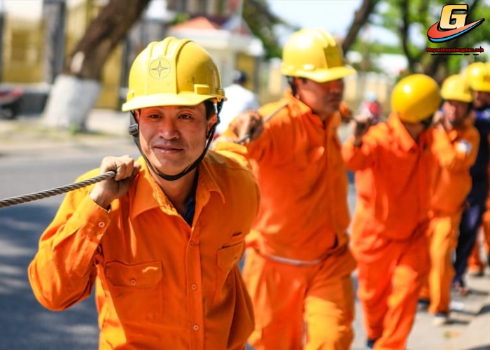 Bộ đồng phục màu cam cho công nhân điện